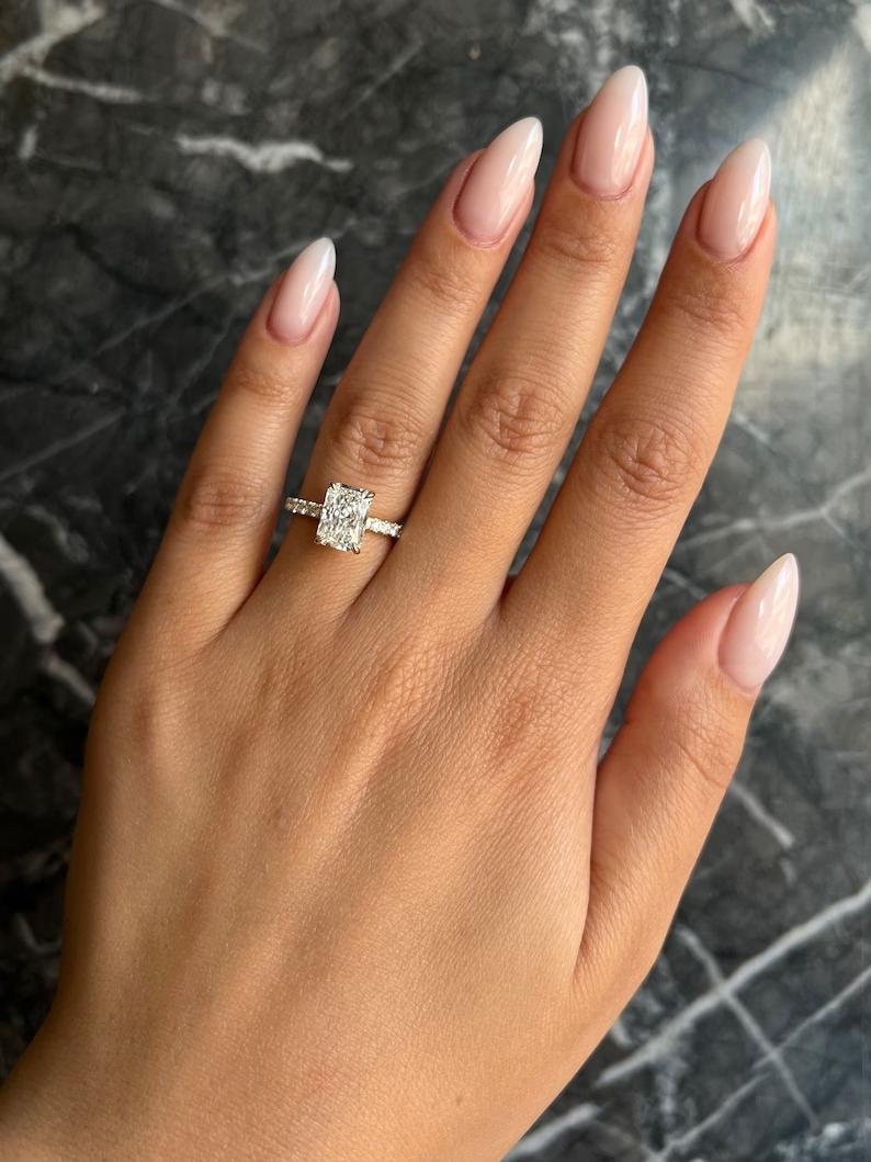 radiant-hidden-halo-cvd-g-vs2-diamond-engagement-ring
