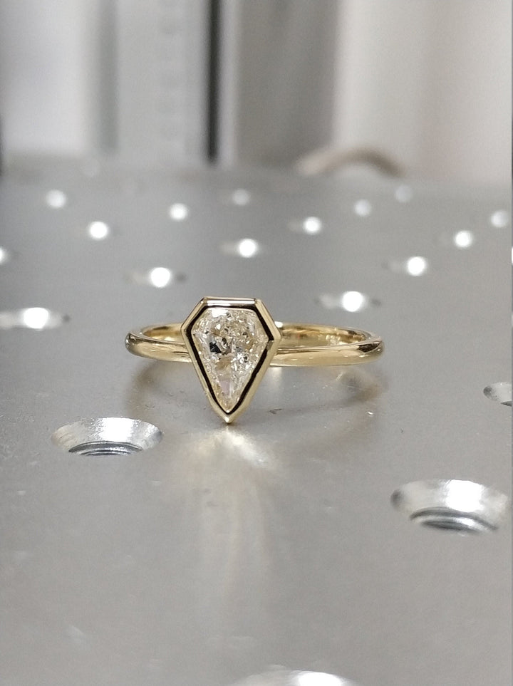 1.0CT Kite Cut Bezel Set Lab Grown Diamond Unique Engagement Ring For Women