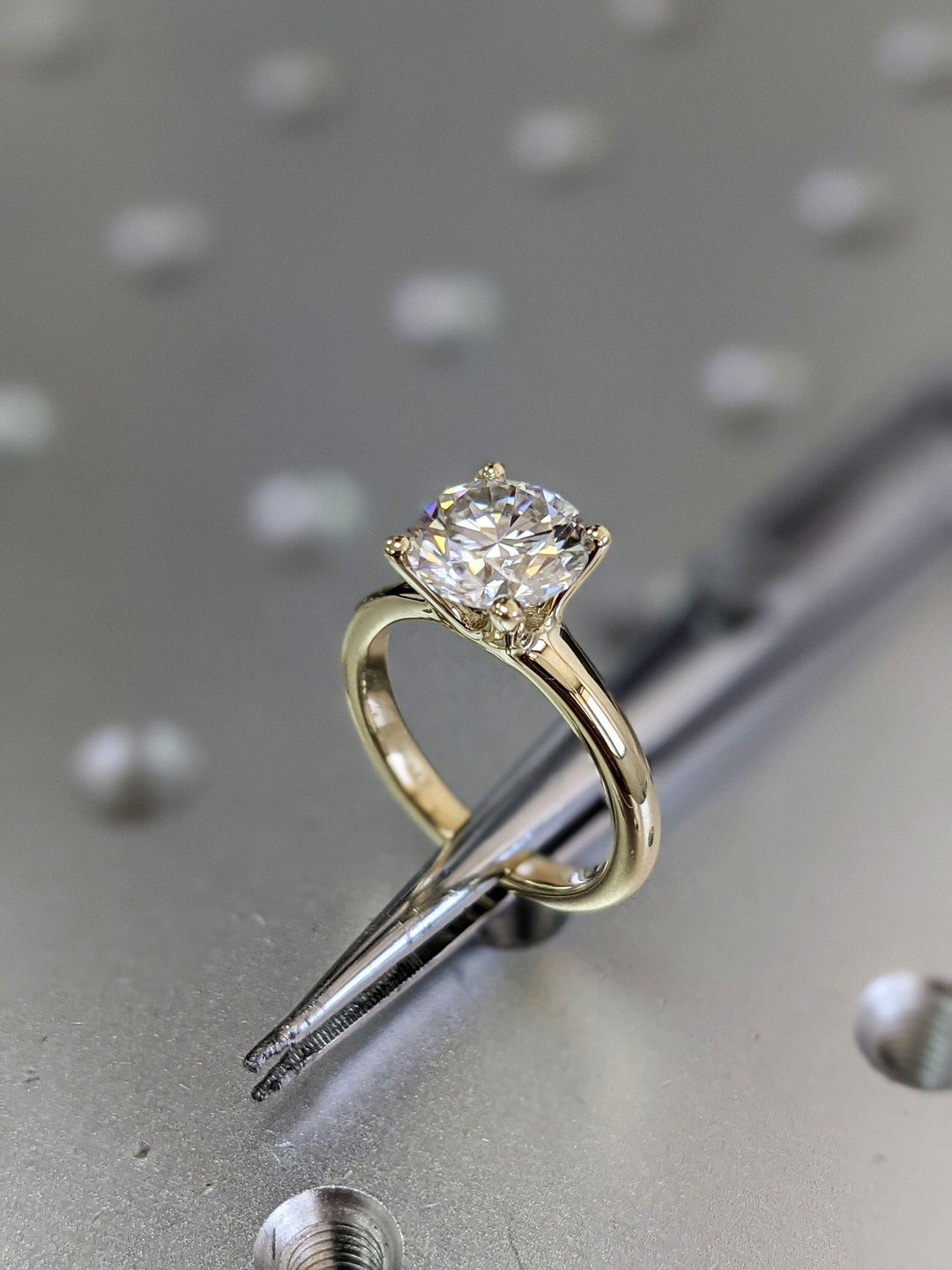 2.50CT Round Cut Solitaire Lab Grown Diamond Engagement Ring For Women