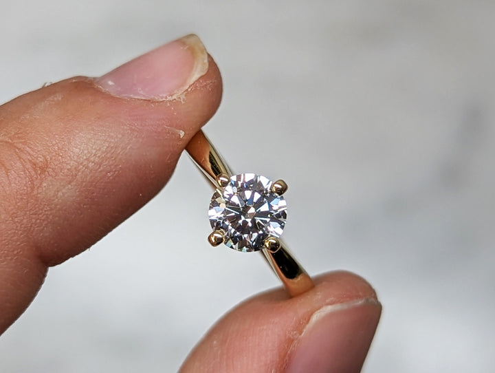 1.0CT Round Cut Solitaire Lab Grown Diamond Engagement Ring For Women