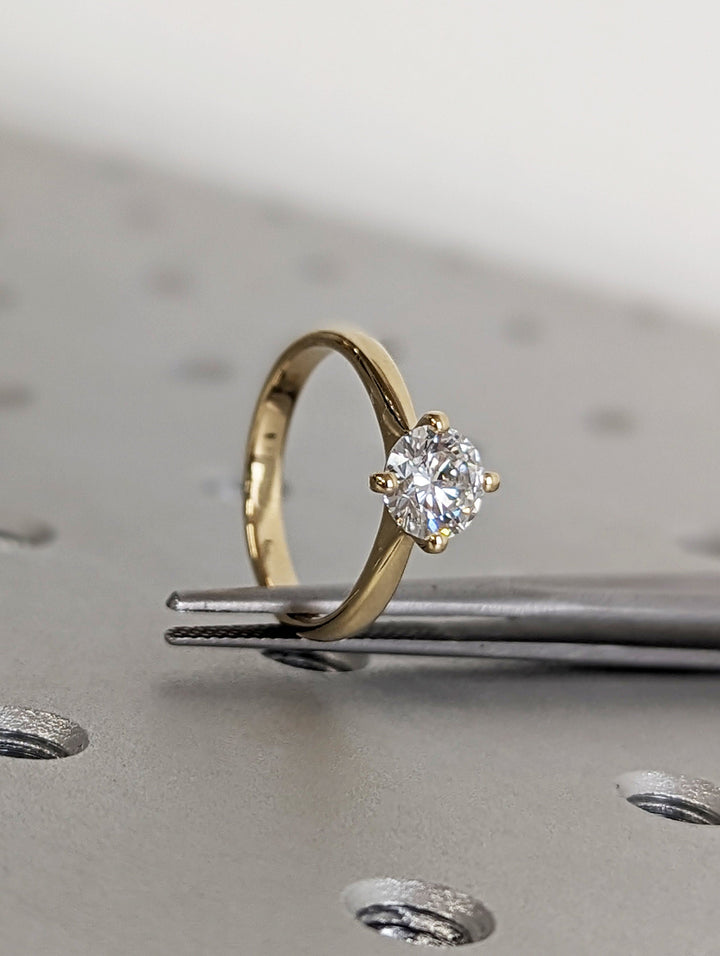 1.0CT Round Cut Solitaire Lab Grown Diamond Engagement Ring For Women