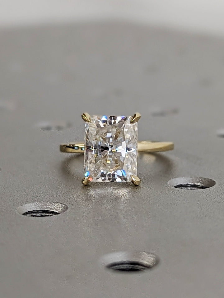 3.0CT Radiant Cut Solitaire Lab Grown Diamond Engagement Ring For Women