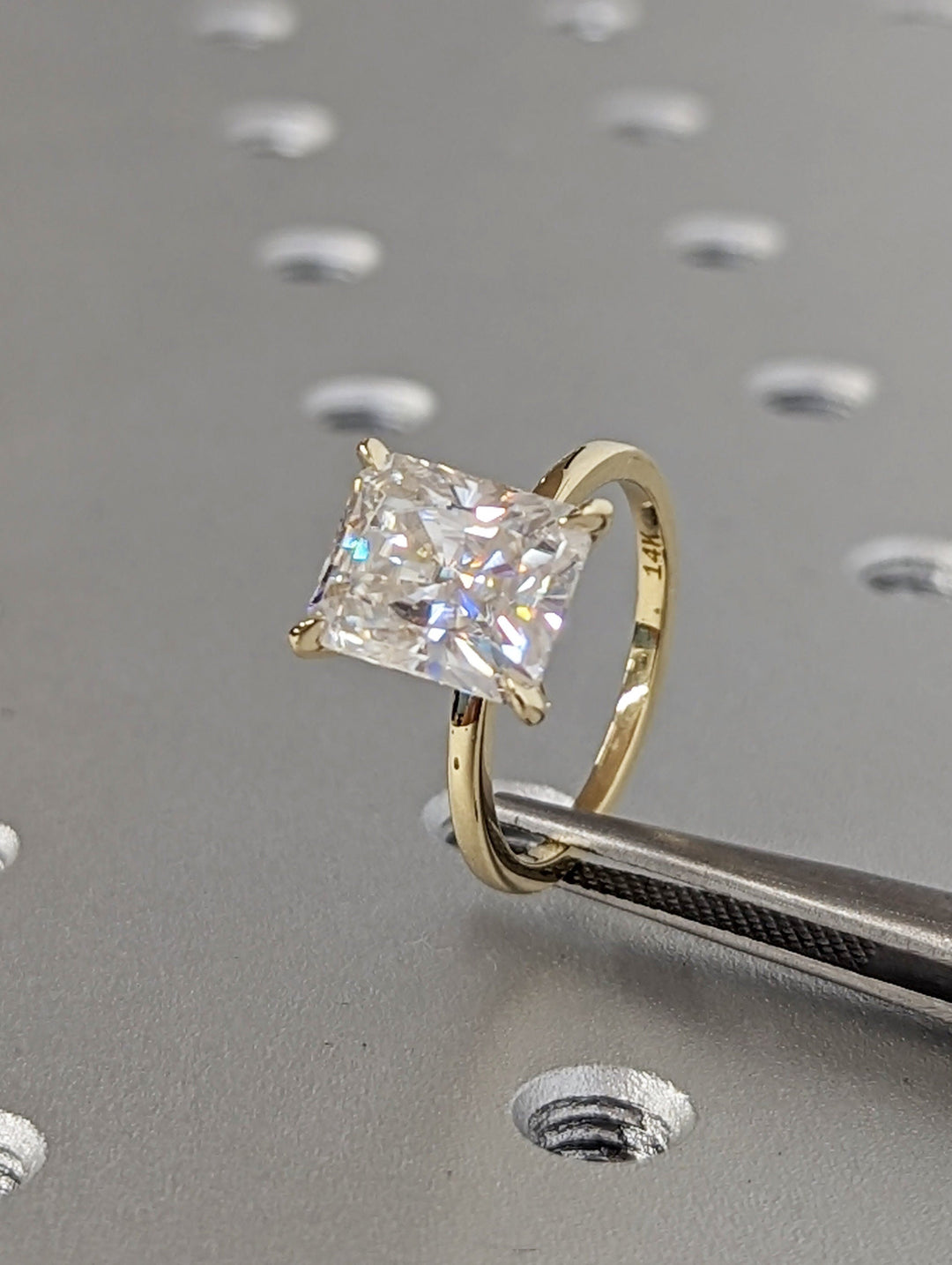 3.0CT Radiant Cut Solitaire Lab Grown Diamond Engagement Ring For Women