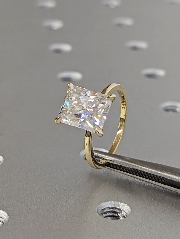 3.0CT Radiant Cut Solitaire Lab Grown Diamond Engagement Ring For Women