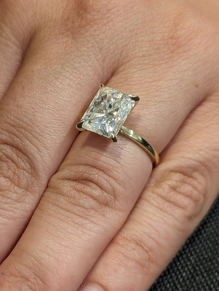 3.0CT Radiant Cut Solitaire Lab Grown Diamond Engagement Ring For Women