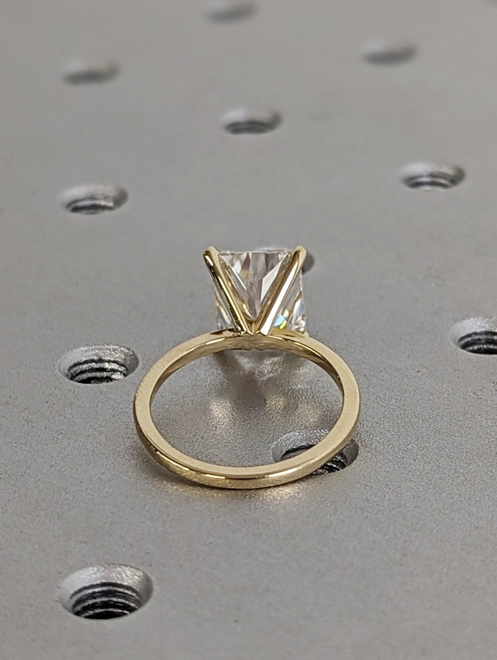 3.0CT Radiant Cut Solitaire Lab Grown Diamond Engagement Ring For Women
