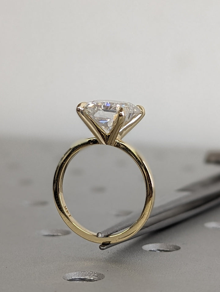 3.0CT Radiant Cut Solitaire Lab Grown Diamond Engagement Ring For Women
