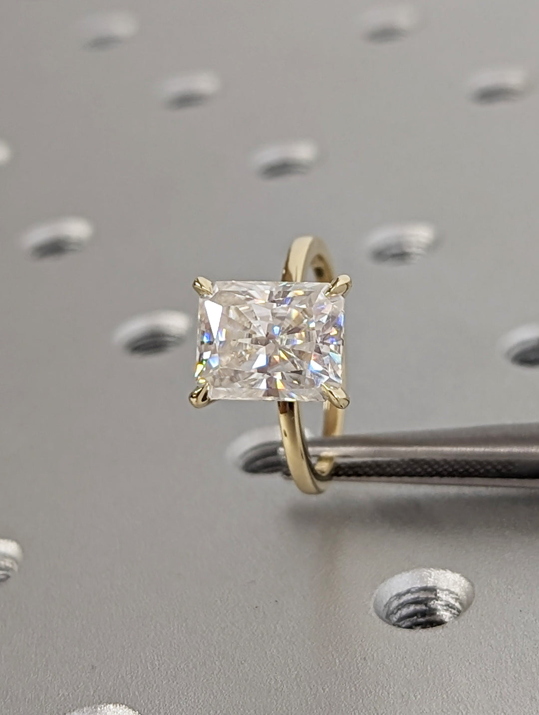 3.0CT Radiant Cut Solitaire Lab Grown Diamond Engagement Ring For Women