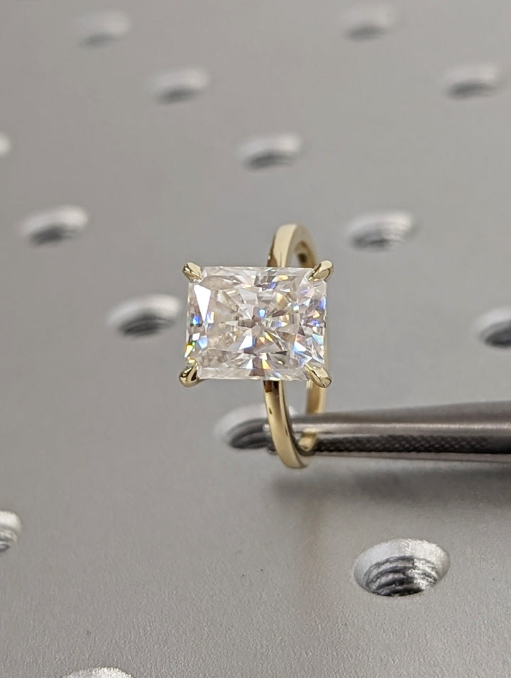 3.0CT Radiant Cut Solitaire Lab Grown Diamond Engagement Ring For Women