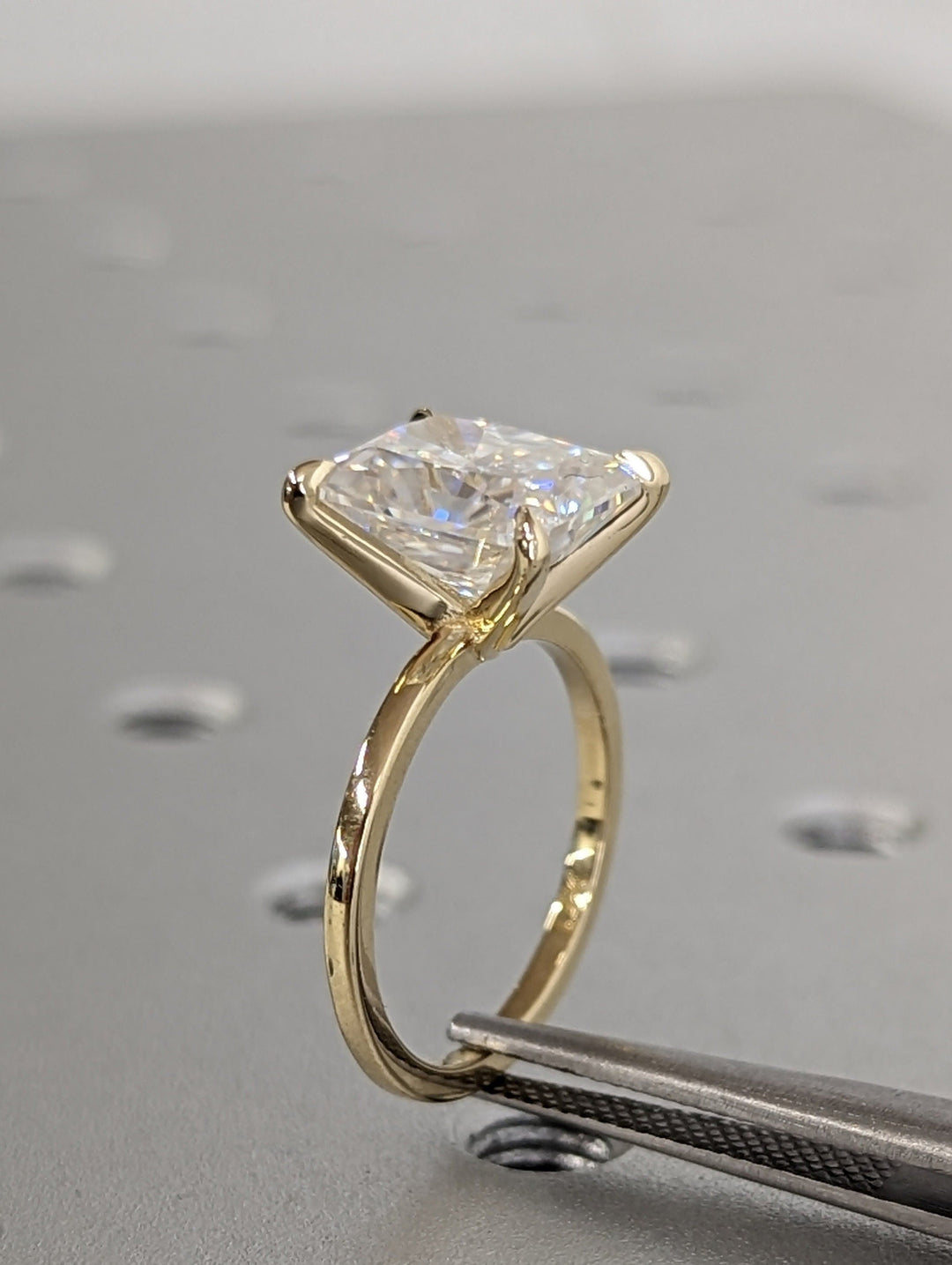 3.0CT Radiant Cut Solitaire Lab Grown Diamond Engagement Ring For Women