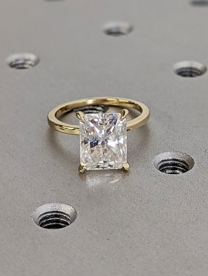 3.0CT Radiant Cut Solitaire Lab Grown Diamond Engagement Ring For Women