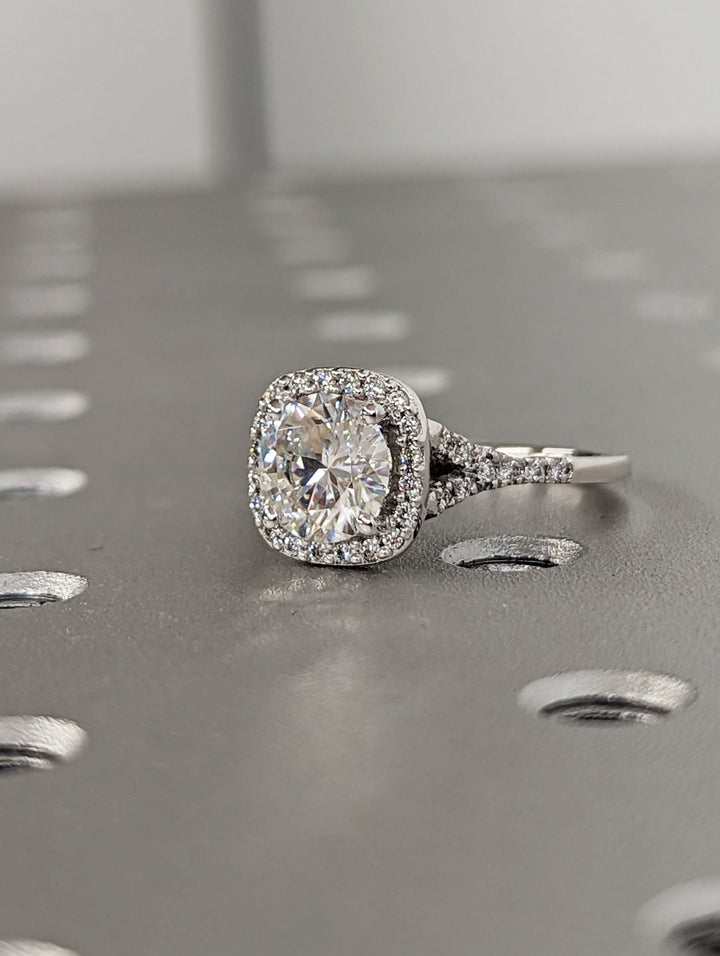 1.50CT Round Cut Halo Lab Grown Diamond Pave Engagement Ring For Women