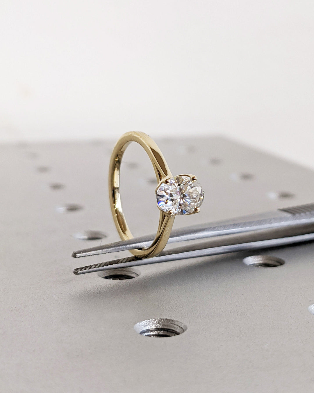1.0CT Oval Cut Solitaire Lab Grown Diamond Wedding Ring Pretty Engagement Ring