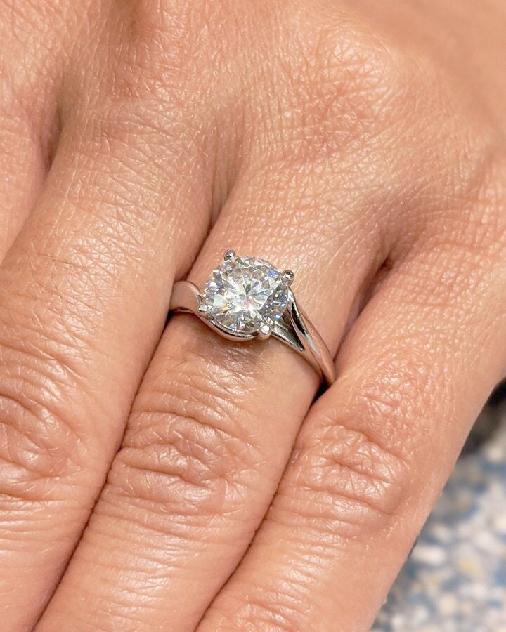 1.50CT Round Cut Twist Diamond Lab Grown Engagement Ring For Women