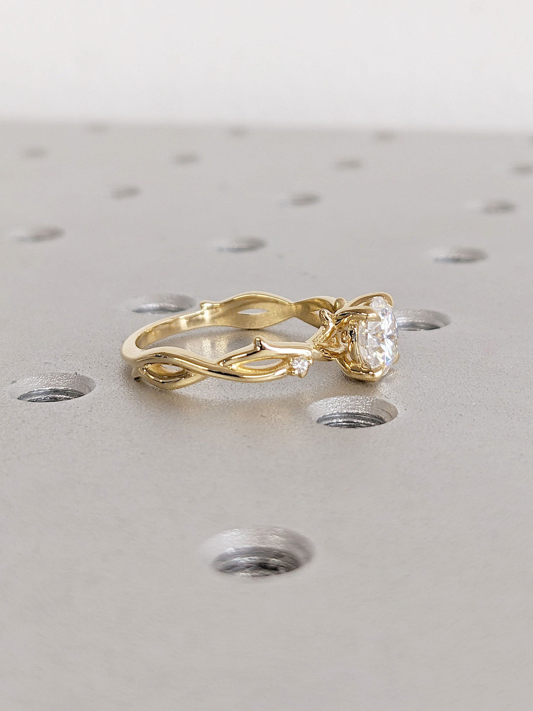 1.0CT Round Cut Twig Lab Grown Diamond Engagement Ring in 18K Yellow Gold