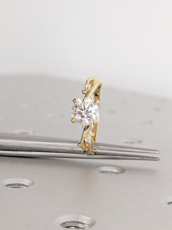 1.0CT Round Cut Twig Lab Grown Diamond Engagement Ring in 18K Yellow Gold