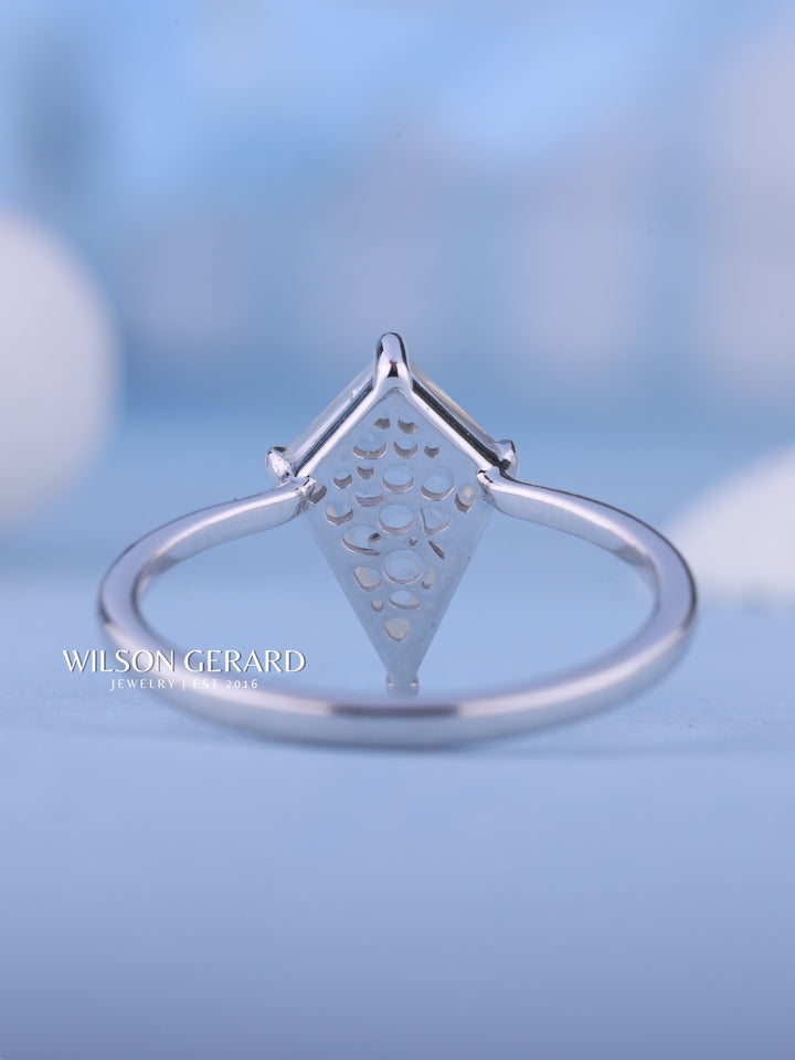 1.0CT Kite E/VS1 Lab Grown Diamond Solitaire Engagement Ring