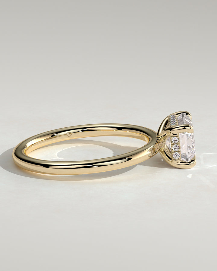 lab grown diamond engagement ring