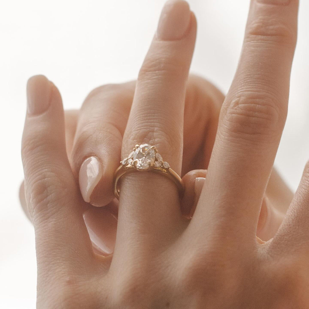 oval wedding rings