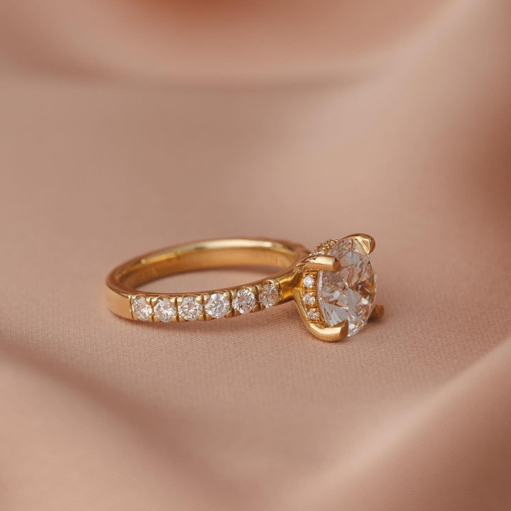 luxury engagement ring
