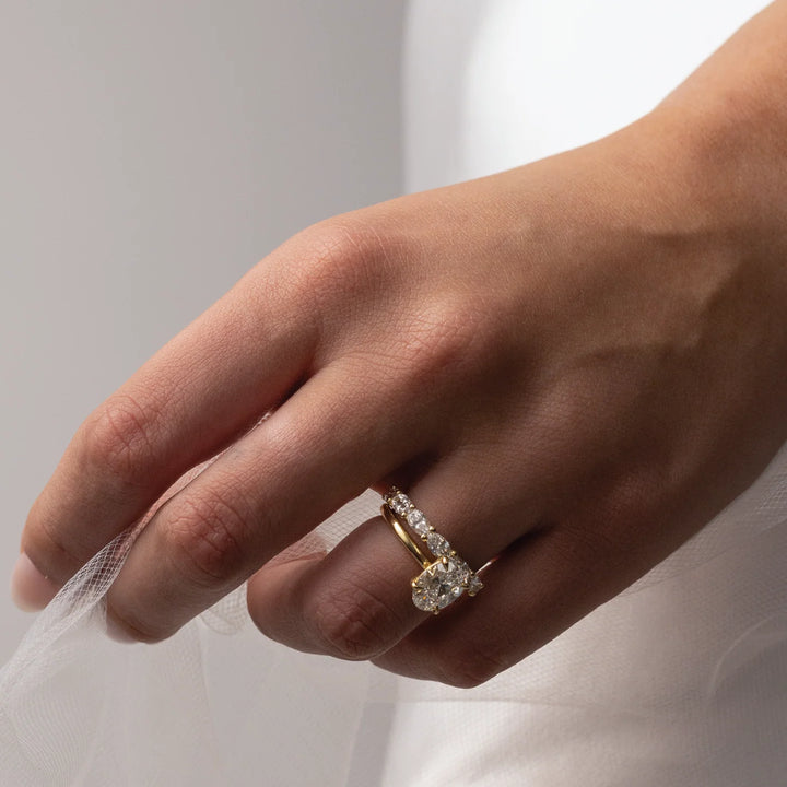 luxury oval cut solitaire engagement ring IGI certified USA