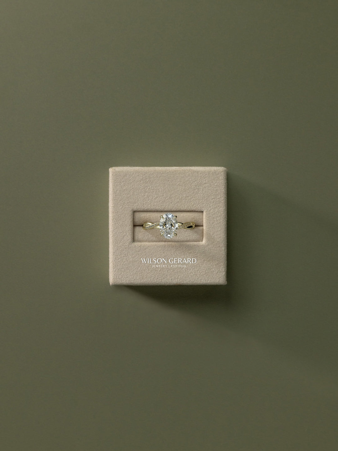 luxury oval diamond engagement ring twisted band