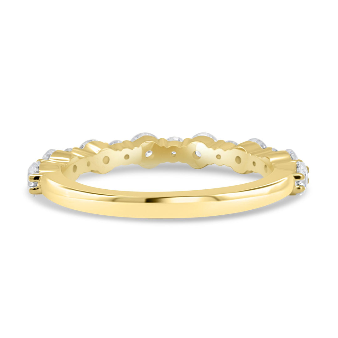 mixed size diamond band