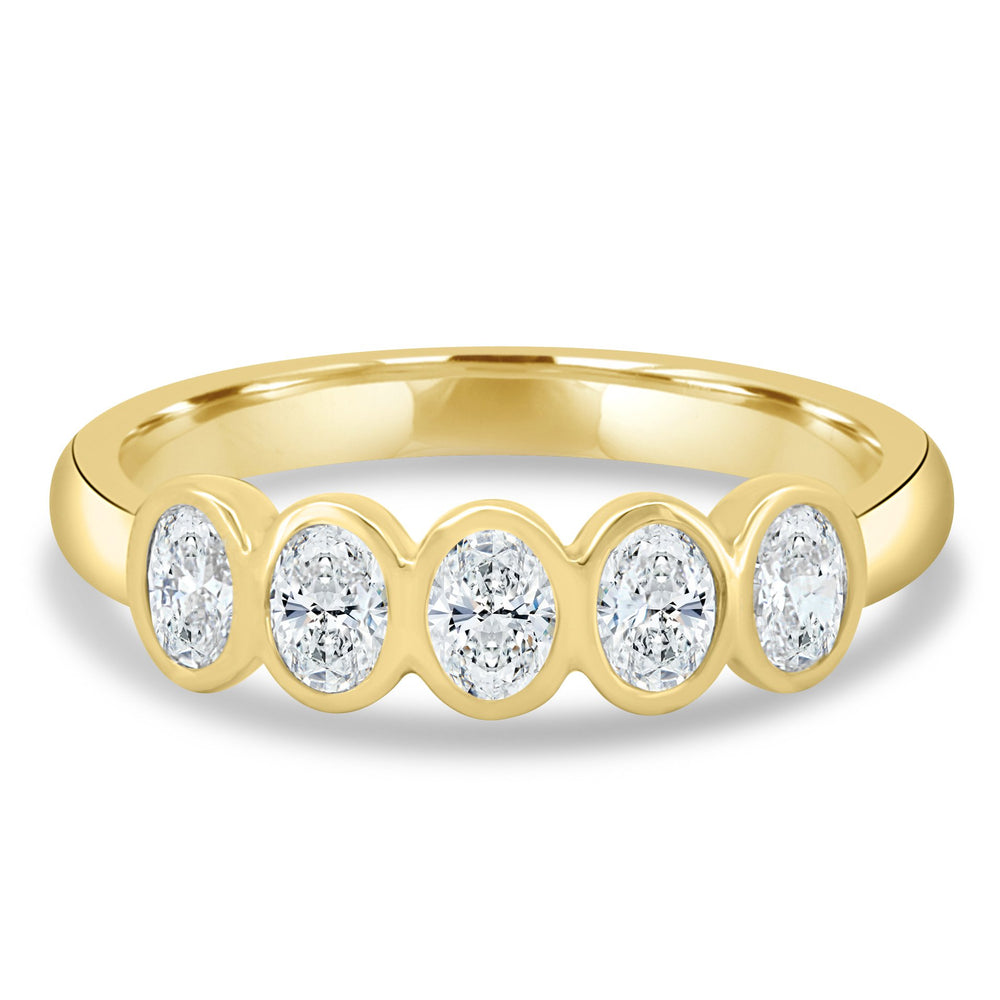 oval bezel wedding band
