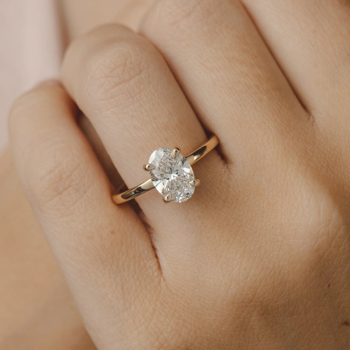 oval solitaire bridal set
