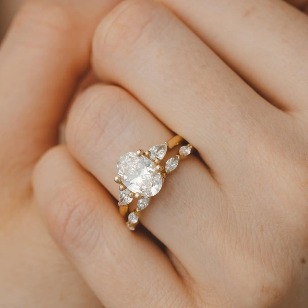 oval wedding rings