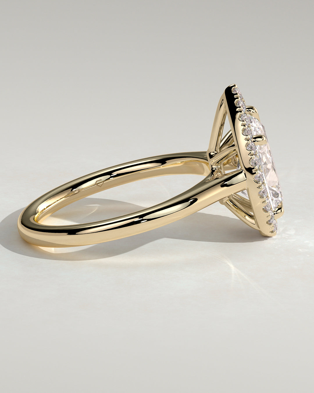pear cut diamond ring yellow gold 