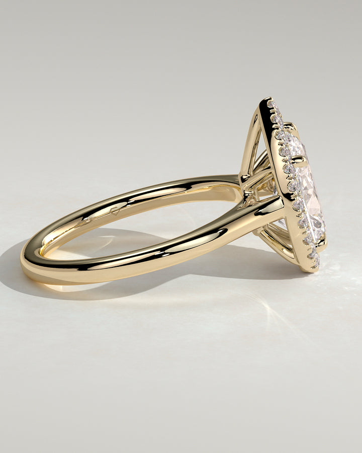 pear cut diamond ring yellow gold 