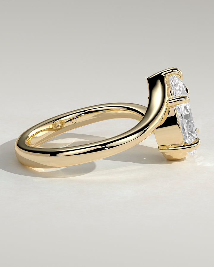pear engagement ring luxury
