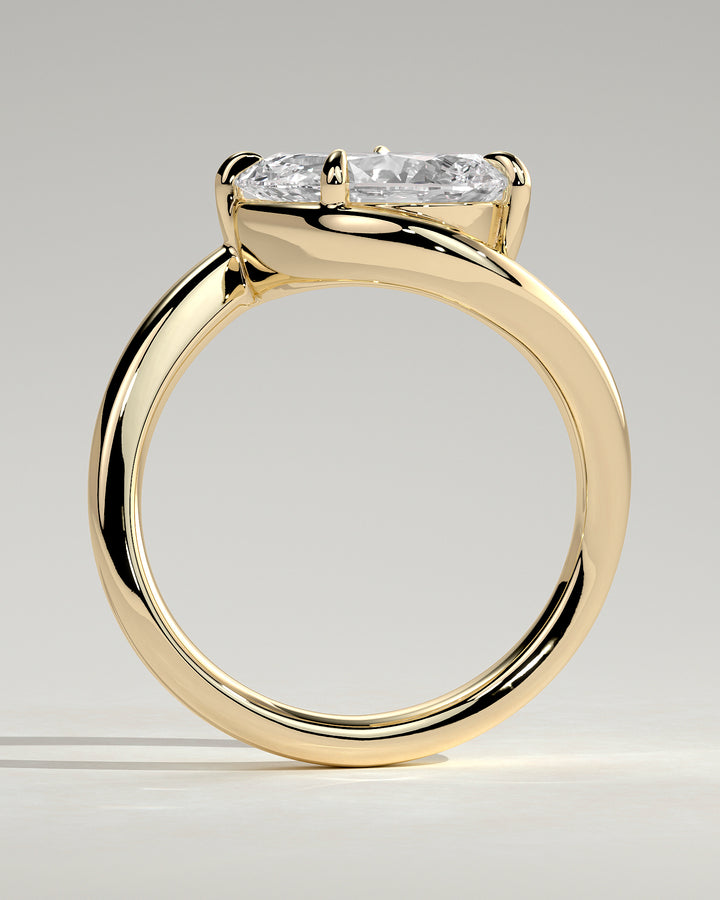 pear engagement ring stylish
