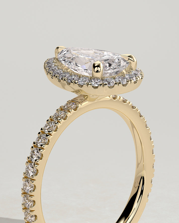 pear shape engagement ring

