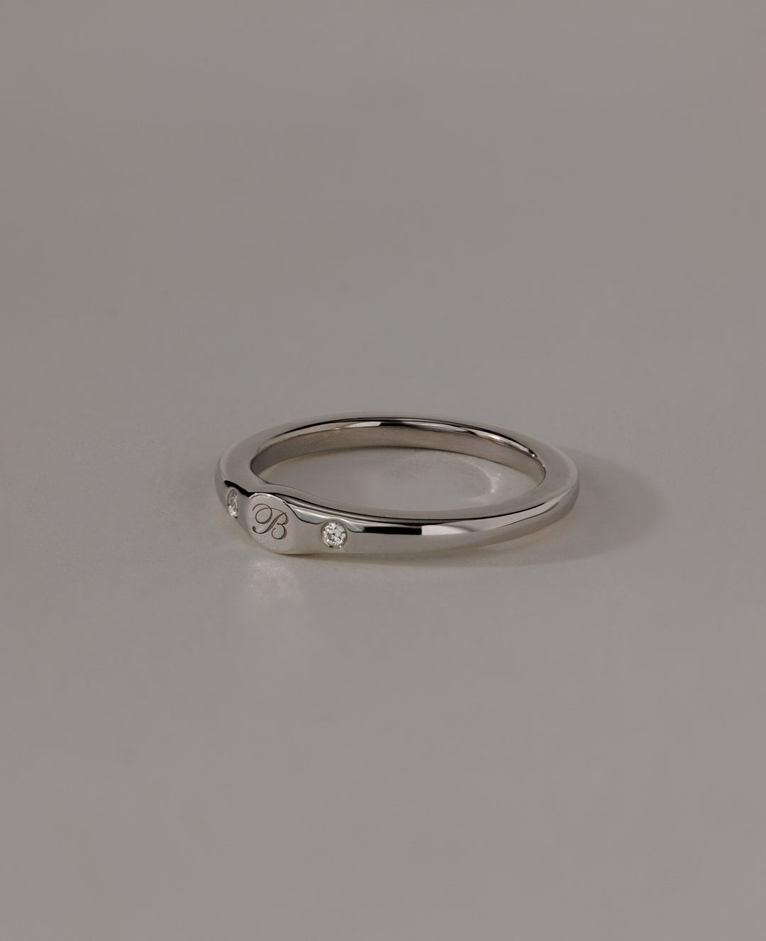 polished gold ring
