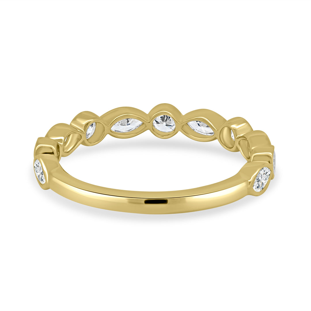rose gold diamond band
