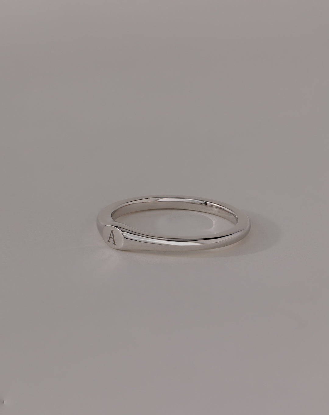 rose gold signet band
