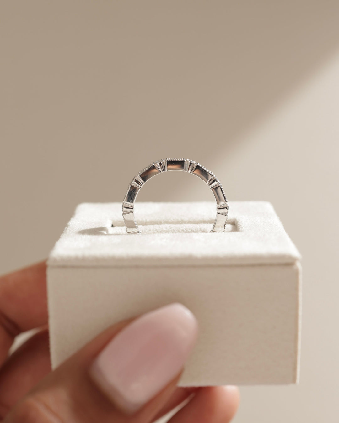 round diamond band

