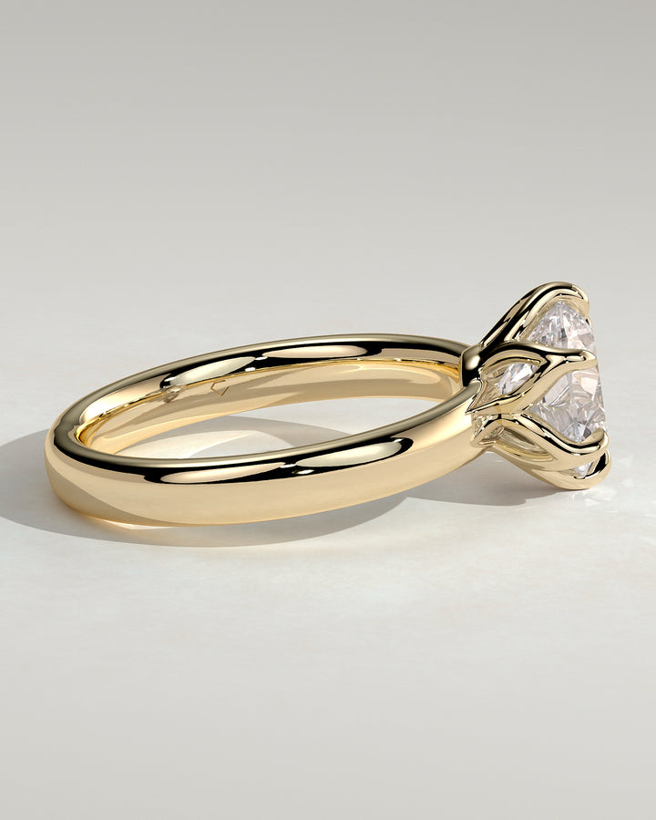round diamond ring unique