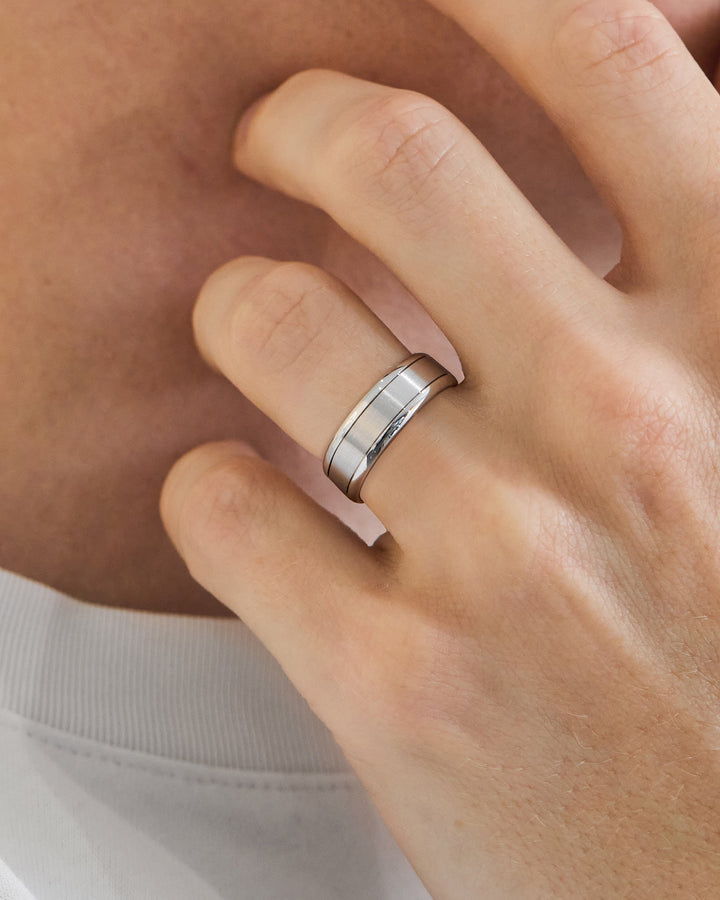 simple wedding ring
