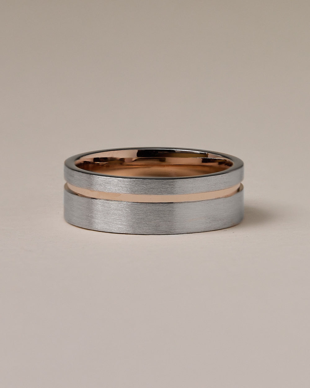 single groove wedding band
