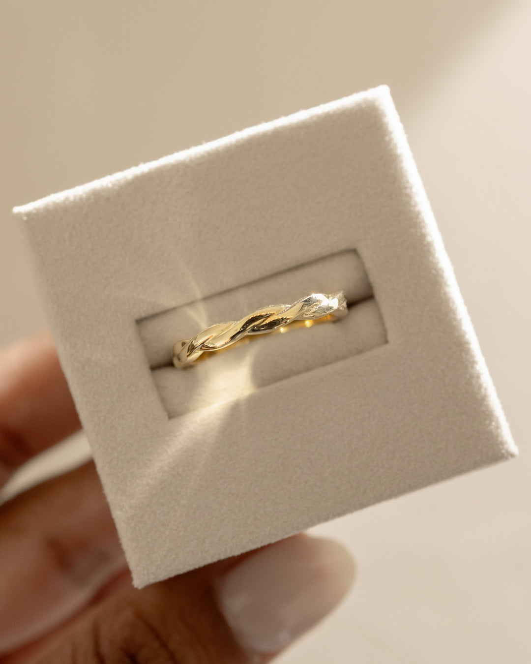 unique gold wedding band
