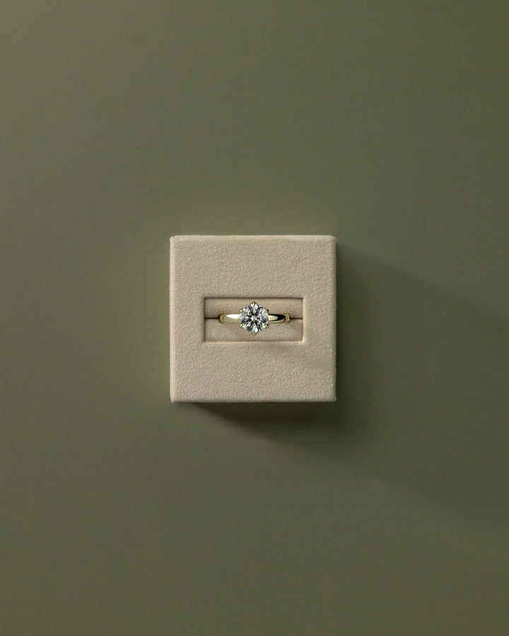 unique round diamond engagement ring setting