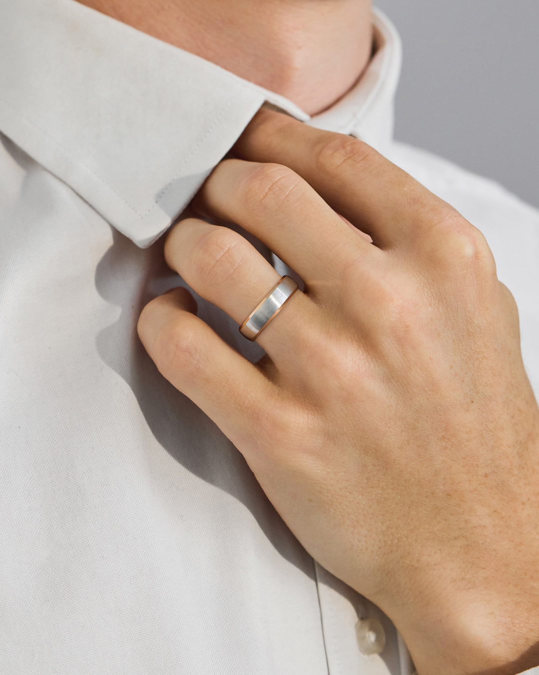 unisex gold ring
