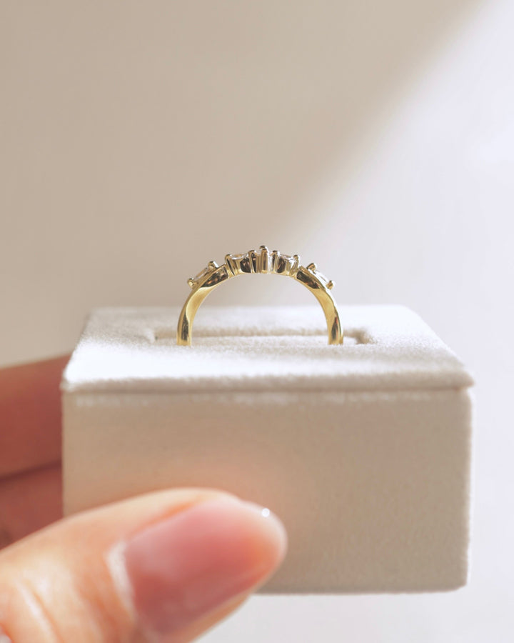 women diamond bAND
