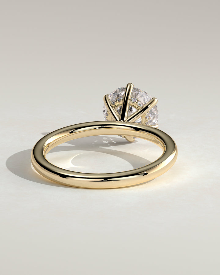 VVS2 round diamond engagement ring